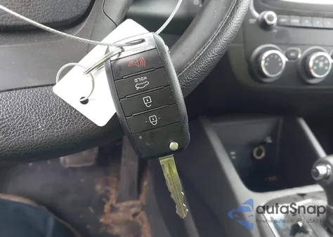 2017 Kia Forte Lx z USA, uszkodzony, nr VIN 3KPFK4A70HE158512